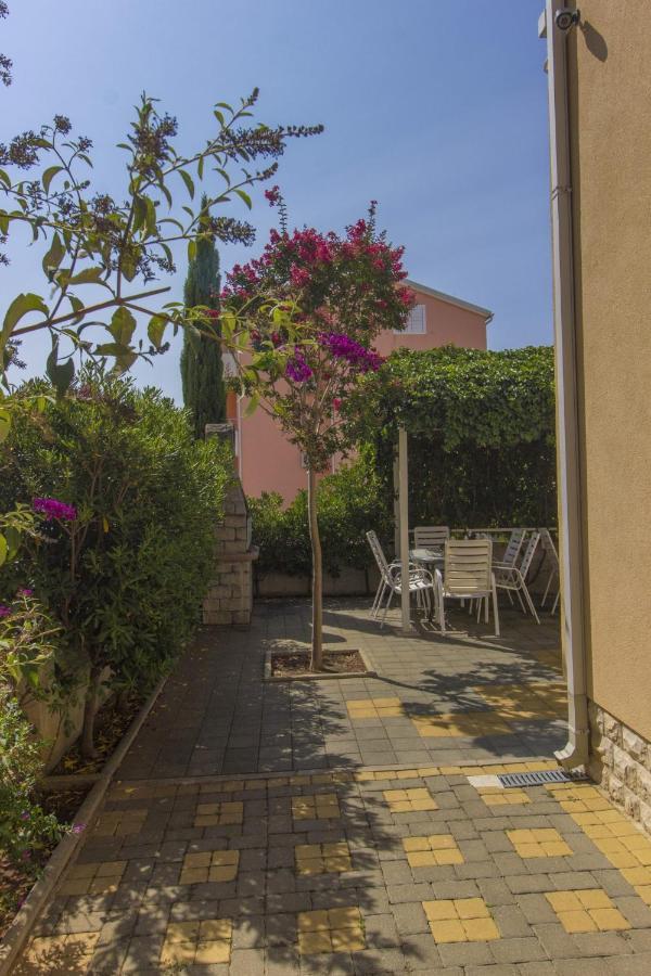 Apartments Dalibor Vodice Exterior photo