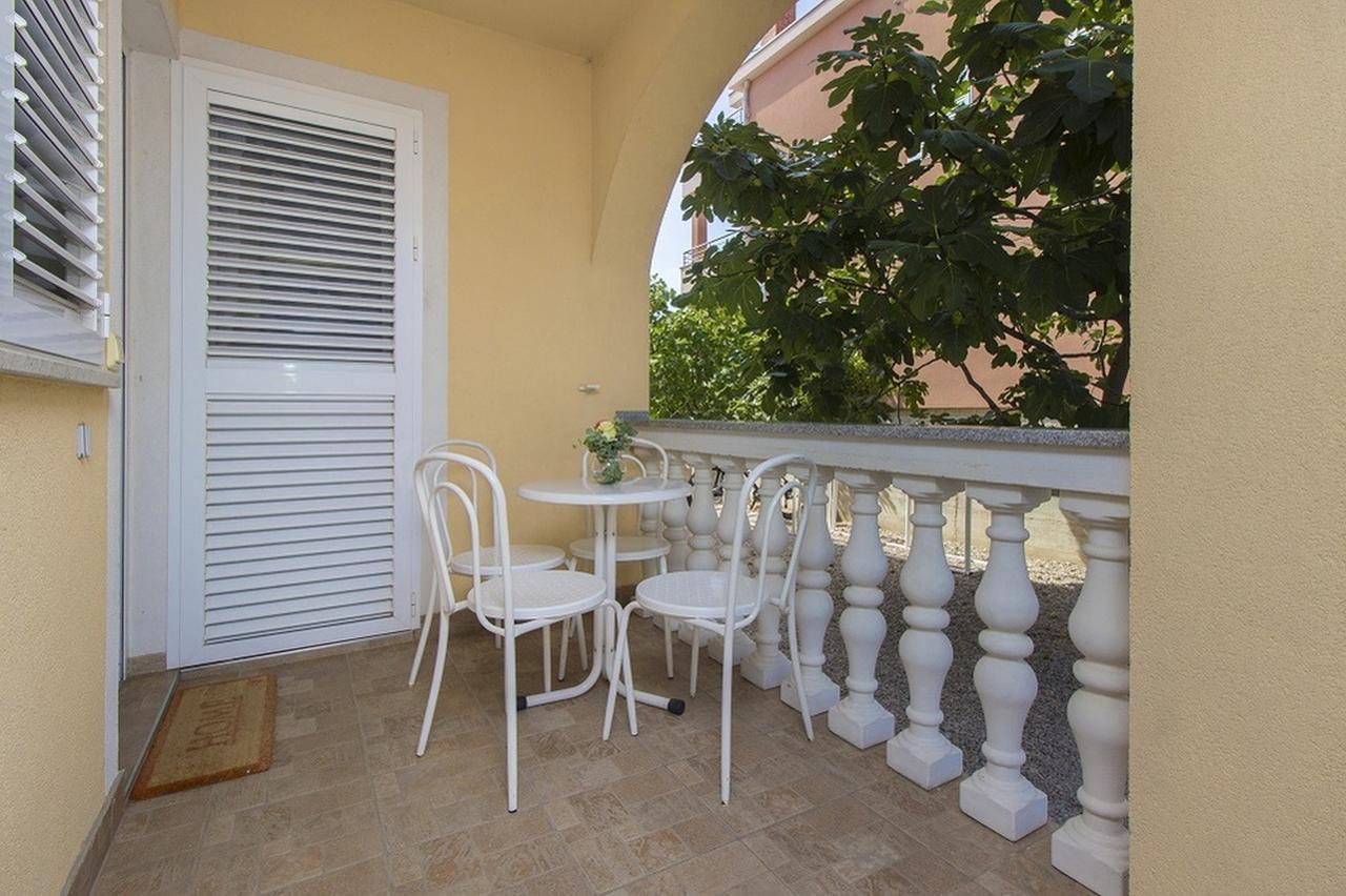 Apartments Dalibor Vodice Exterior photo
