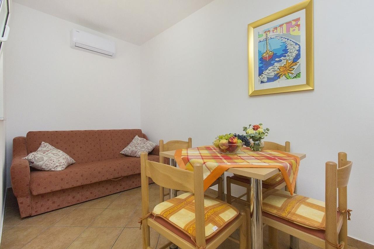 Apartments Dalibor Vodice Exterior photo