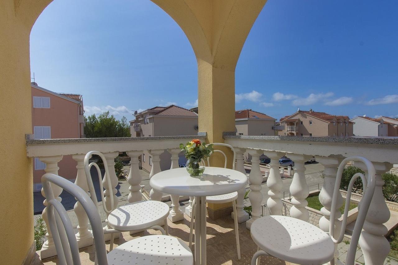 Apartments Dalibor Vodice Exterior photo