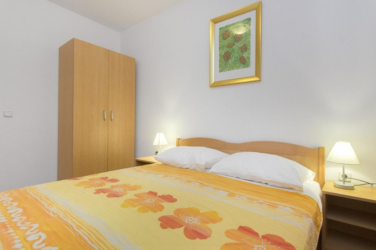 Apartments Dalibor Vodice Exterior photo