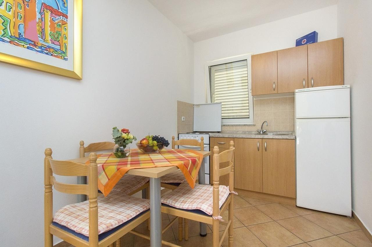 Apartments Dalibor Vodice Exterior photo